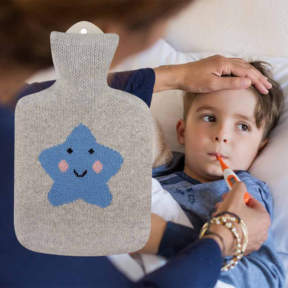 Sänger Wärmflasche 0,8 l mit grauem Strickbezug und blauem Stern-Motiv