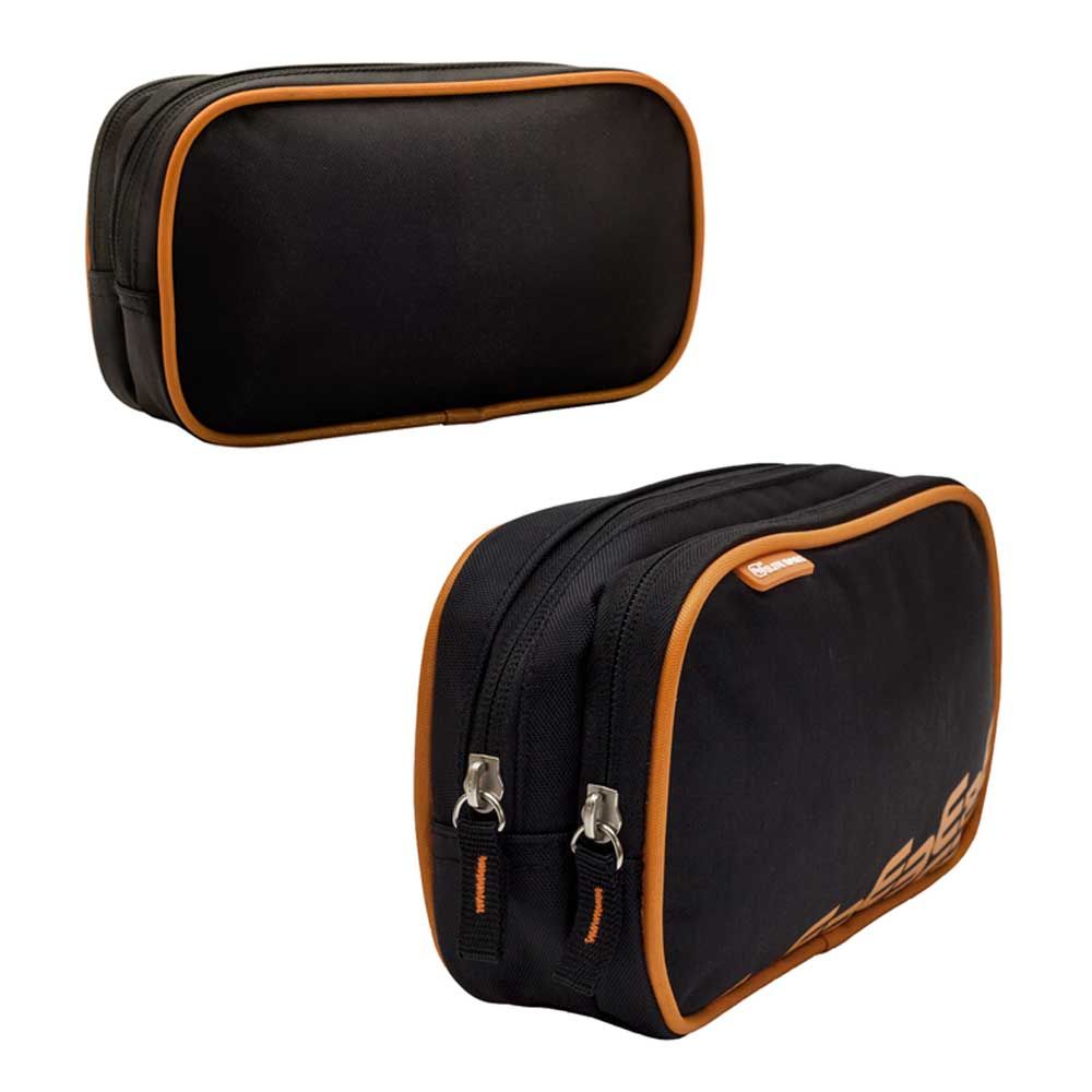 Diabetikertasche in Schwarz mit orangefarbenem Rand und Reißverschluss, seitliche Ansicht.