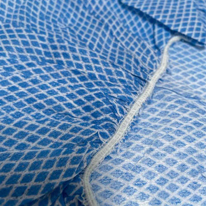 Noba® OP-Haube Detail: blaues Netzgewebe mit gefasstem Rand