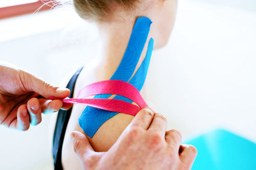 Bij nekpijn helpt fysiotape